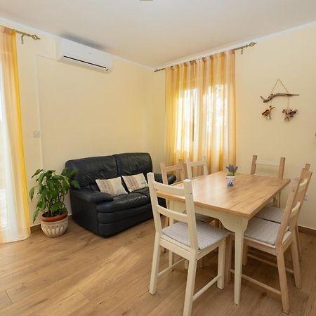 Apartman Doris Milohnici 외부 사진